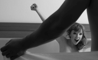 The woman is surprised by the member of the size of the member with the help of soda